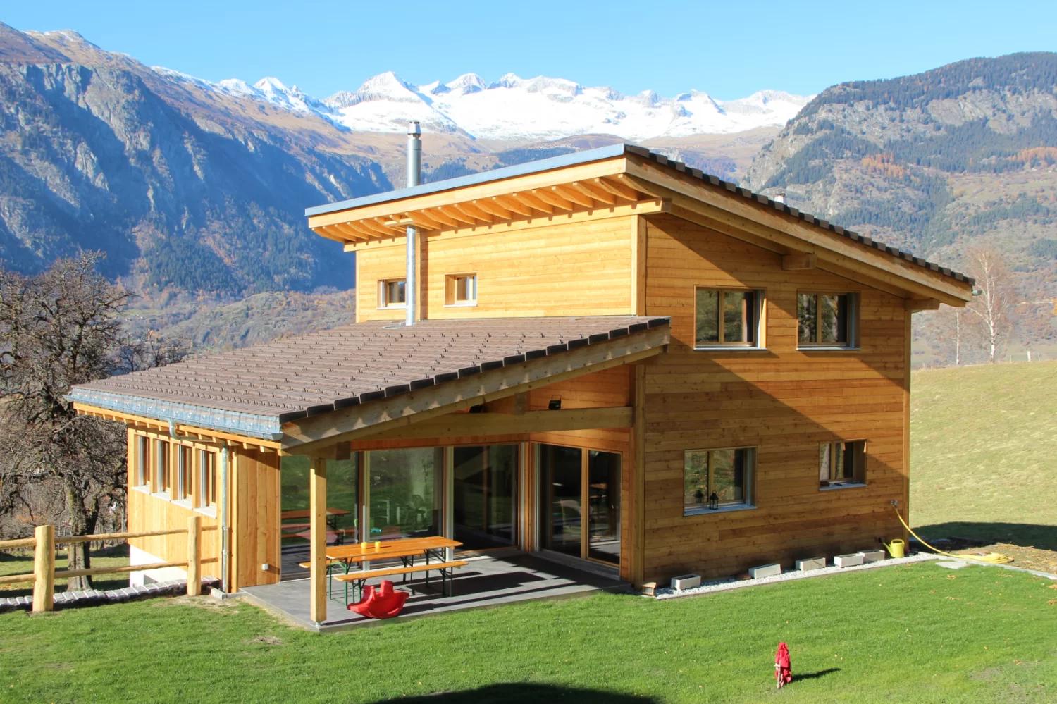 Casa in legno in montagna